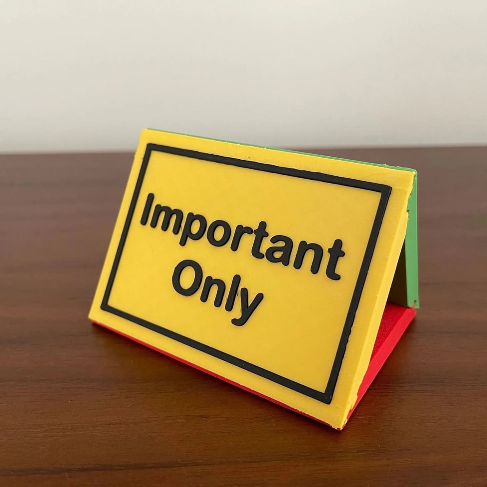 Ultimate FocusMaster Desk Sign: The Traffic Light for Your Productivity