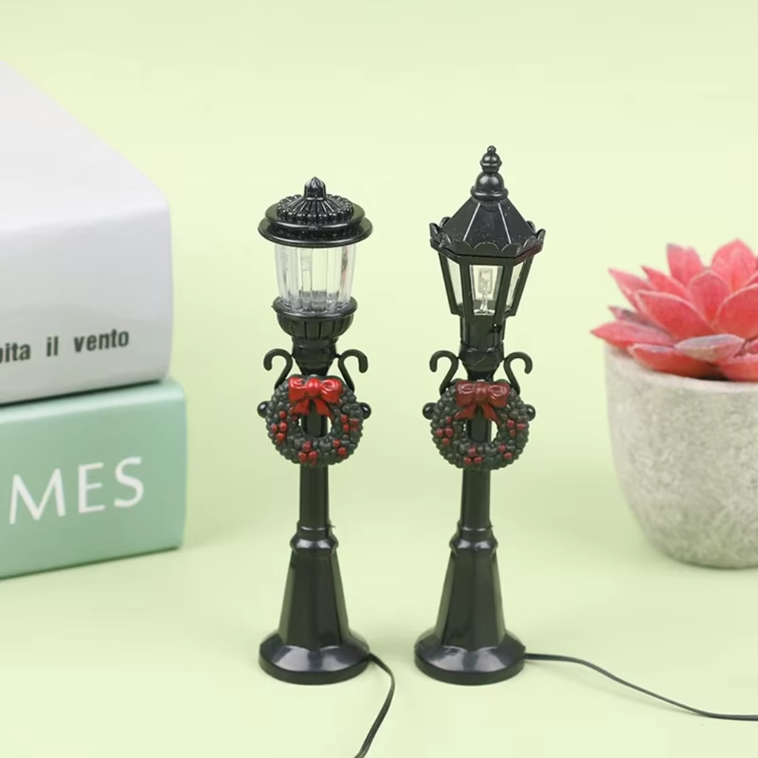 Mini Christmas Street Lamps – 4-Piece Set for Holiday Village & Fairy Garden (Two Styles)