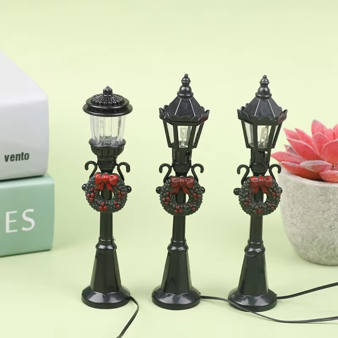 Mini Christmas Street Lamps – 4-Piece Set for Holiday Village & Fairy Garden (Two Styles)